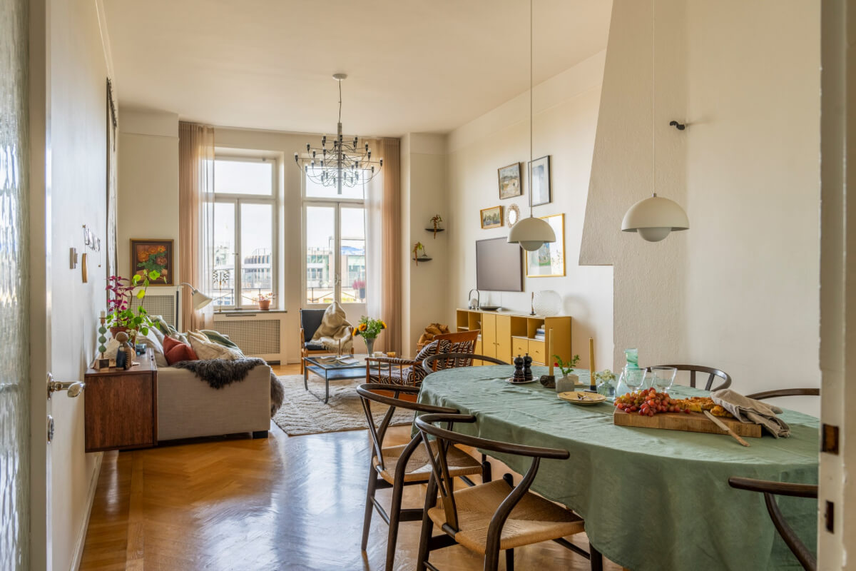 A Late 19th-Century Apartment with a Pink Bedroom 1 light living room parquet floor dining table