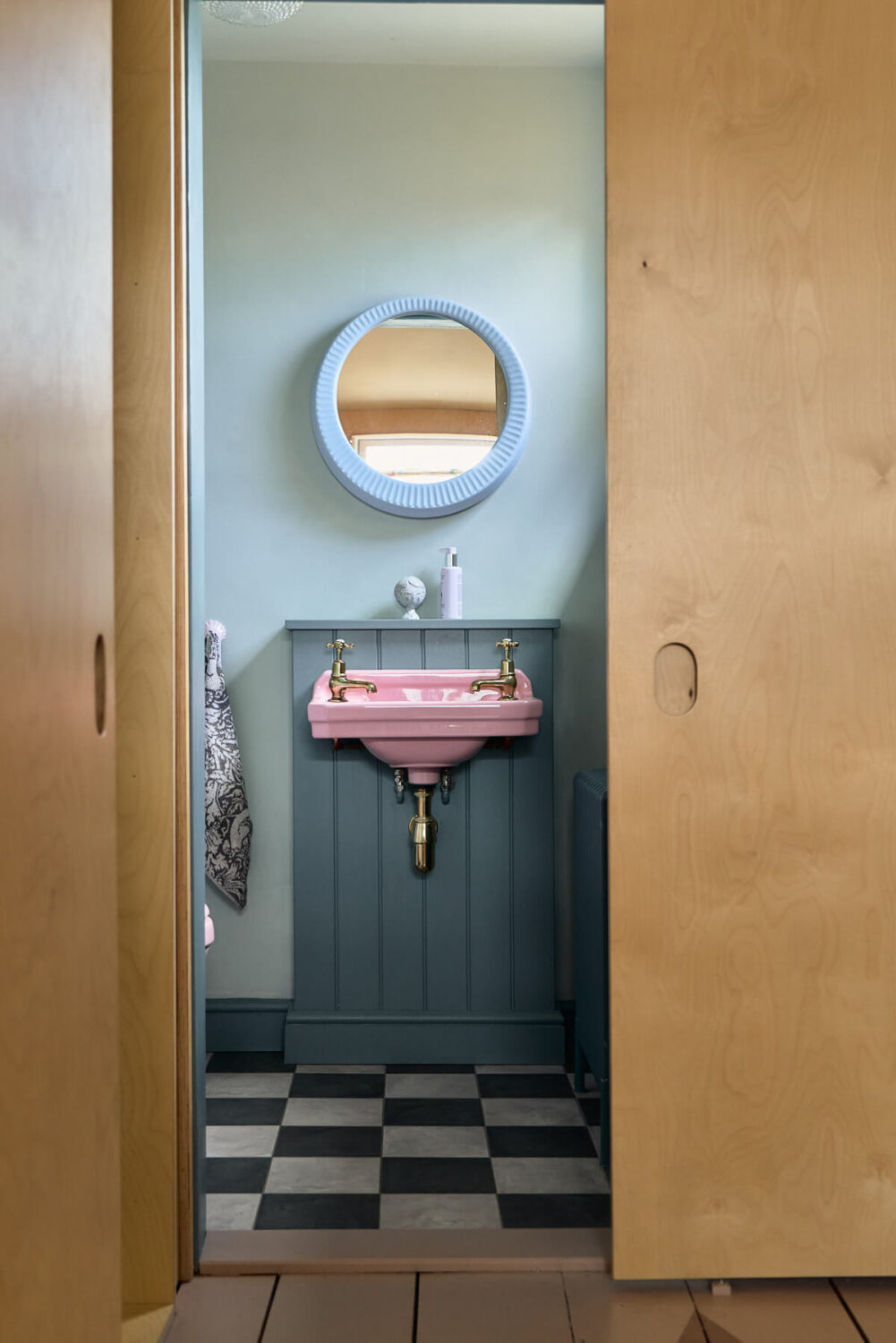 pink sink