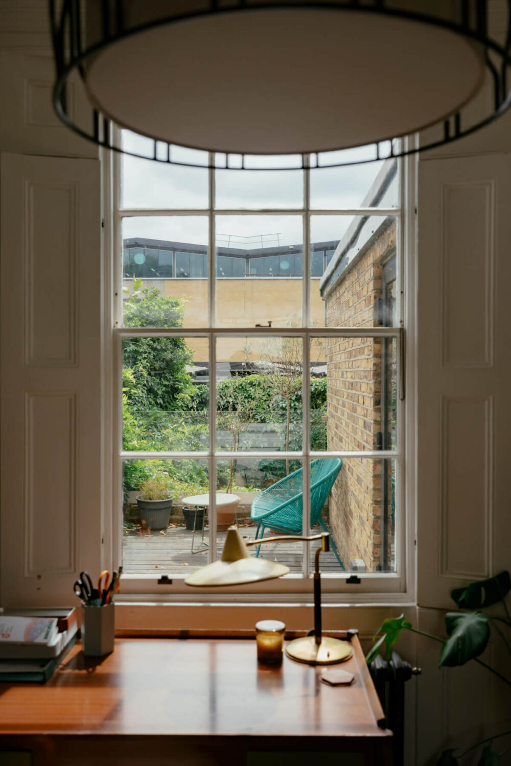 sash window garden view