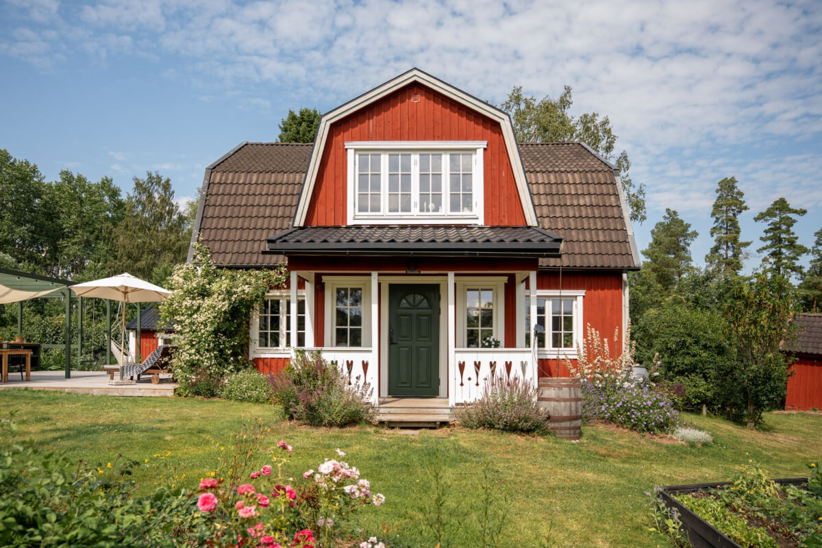 traditional red swedish house