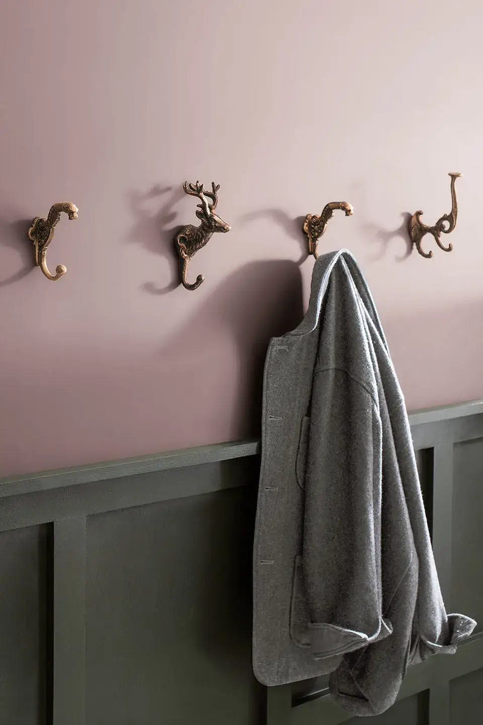 hallway benjamin moore color of the year 2025 cinnamon slate nordroom Benjamin Moore Color of the Year 2025: Cinnamon Slate